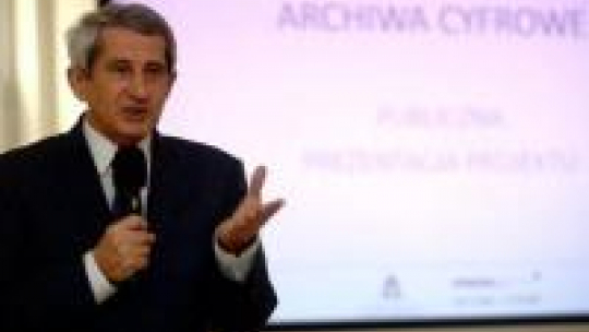 Naczelny dyrektor Archiwów Państwowych Władysław Stępniak. Fot. PAP/B. Zborowski