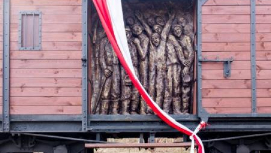 Pomnik upamiętniający ofiary Tragedii Górnośląskiej w Bytomiu. Fot. PAP/A. Grygiel 