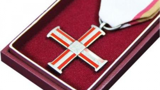 Krzyż Wolności i Solidarności. Źródło: IPN