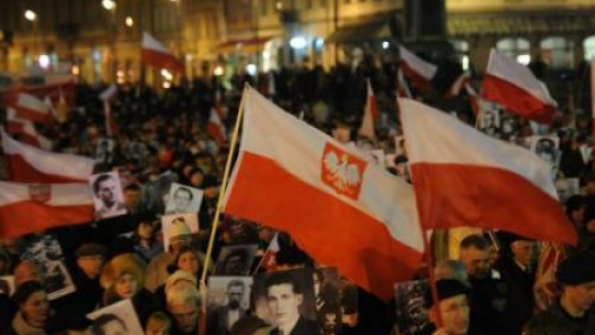 Apel Poległych przed Grobem Nieznanego Żołnierza. Narodowy Dzień Pamięci Żołnierzy Wyklętych. Fot. PAP/A. Hrechorowicz