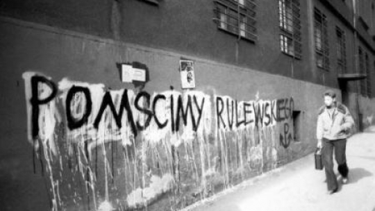  Napis na ścianie budynku w Bydgoszczy. Marzec 1981 r. Fot. PAP/G. Rogiński