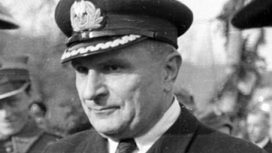 Kontradmirał Adam Mohuczy. Fot. PAP/CAF/M. Sprudin