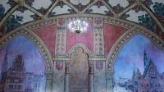 Unikatowe polichromie w auli Akademii Muzycznej im. Karola Szymanowskiego w Katowicach. Fot. PAP/A. Grygiel