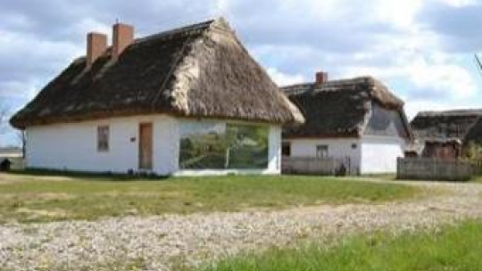 Wystawa "Jestem wśród was" w skansenie w Kwiatkówku