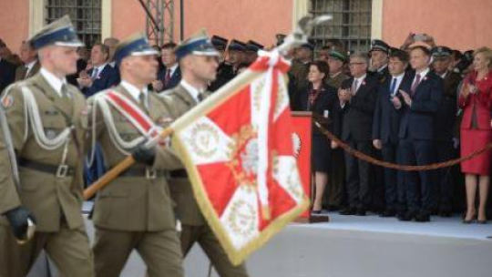 Obchody Święta Narodowego 3 Maja na Placu Zamkowym w Warszawie. Fot. PAP/J. Turczyk