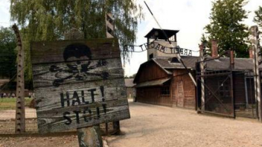 Teren byłego niemieckiego obozu koncentracyjnego Auschwitz. Fot. PAP/J. Bednarczyk