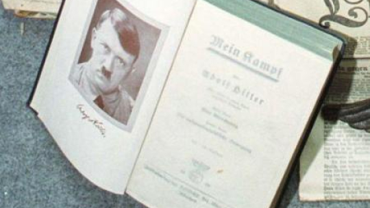 Mein Kampf. Fot. PAP/S. Kraszewski 
