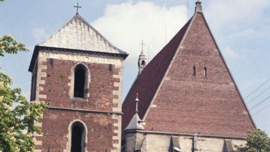 Gotycka bazylika mniejsza pw. Narodzenia Najświętszej Maryi Panny w Wiślicy. Fot. PAP/J. Morek