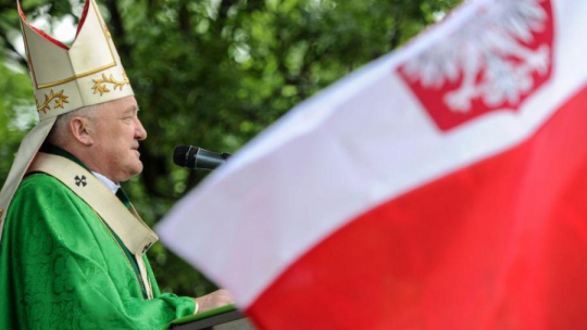 Kard. Kazimierz Nycz podczs mszy świętej w trakcie obchodów 40. rocznicy Czerwca 1976 w Ursusie. Fot. PAP/M. Obara