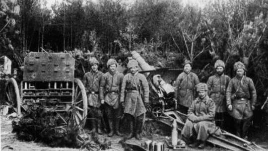 Ofensywa Brusiłowa. Bateria rosyjskich haubic. 1916 r. Źródło: arch. prof. Piotra Szlanty
