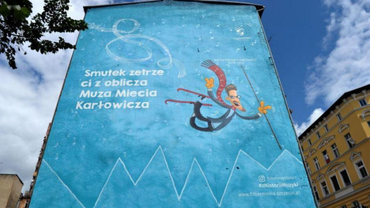 Mural przedstawiający postać kompozytora i dyrygenta Mieczysława Karłowicza w Szczecinie. Fot. PAP/M. Bielecki 