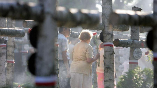 Rocznica wybuchu Powstania Warszawskiego na Powązkach. Fot. PAP/P. Kula 