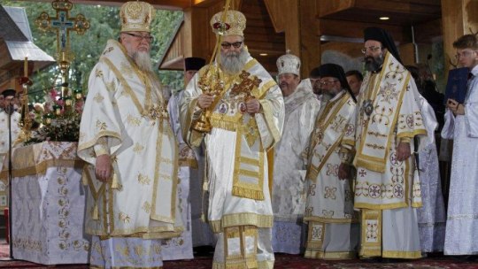 Patriarcha antiocheński Jan X i zwierzchnik Cerkwi w Polsce metropolita Sawa. Św. Góra Grabarka. Fot. PAP/A. Reszko 