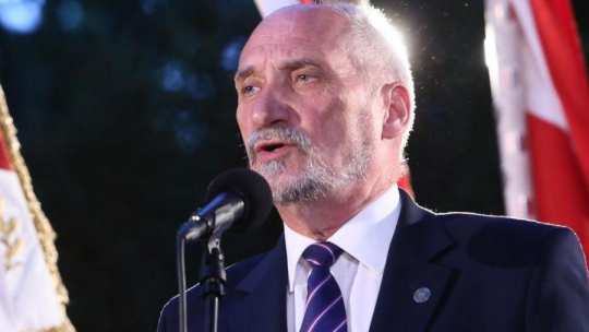 Minister obrony narodowej Antoni Macierewicz. Fot. PAP/L. Szymański