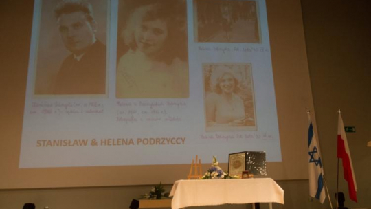 Uroczystość wręczenia medali "Sprawiedliwi wśród Narodów Świata" w 72. rocznicę likwidacji Litzmannstadt Getto w Łodzi. Fot. PAP/G. Michałowski