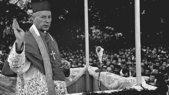 Prymas Polski kardynał Stefan Wyszyński. 1956 r. Fot. PAP/CAF