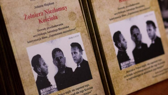 Premiera dokumentalnego filmu Jolanty Hajdasz "Żołnierz Niezłomny Kościoła". Fot. PAP/M. Zakrzewski