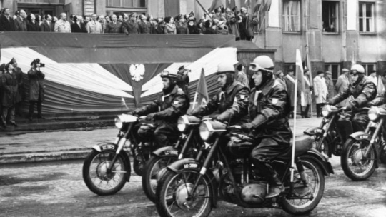 Sztafeta Tysiąclecia wyrusza z Chełma. 1966 r. Fot. PAP/CAF/H. Grzęda