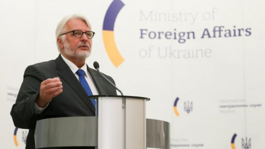 Minister spraw zagranicznych Witold Waszczykowski podczas konferencji prasowej po spotkaniu z szefem MSZ Ukrainy Pawło Klimkinem w Kijowie. Fot. PAP/P. Supernak 