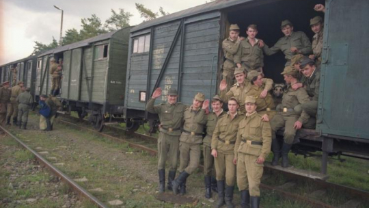 Wyjazd ostatniego transportu żołnierzy i sprzętu wojskowego 6 Witebsko-Nowogrodzkiej Gwardyjskiej Dywizji Sił Zbrojnych Federacji Rosyjskiej. Borne Sulinowo 02.10.1992. Fot. PAP/J. Undro