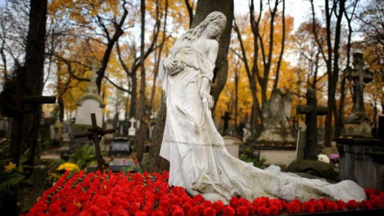 Cmentarz na warszawskich Powązkach. Fot. PAP/J. Turczyk