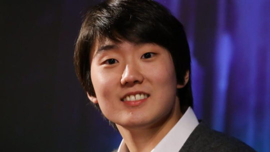 Zwycięzca XVII Międzynarodowego Konkursu Pianistycznego im. Fryderyka Chopina, zdobywca złotego medalu i laureat pierwszego miejsca Seong-Jin Cho z Korei Południowej. Fot. PAP/P. Supernak