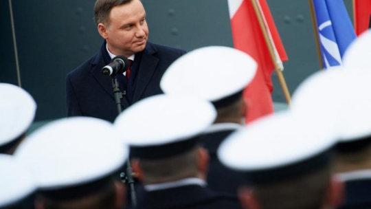 Prezydent RP Andrzej Duda przemawia podczas obchodów 98. rocznicy odtworzenia Marynarki Wojennej RP w Gdyni.  Fot. PAP/A. Warżawa