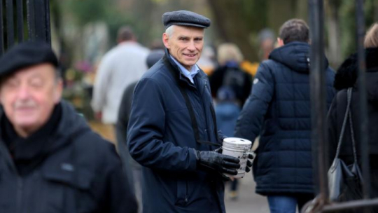 Przewodniczący Społecznego Komitetu Opieki nad Starymi Powązkami Marcin Święcicki. Fot. PAP/L. Szymański