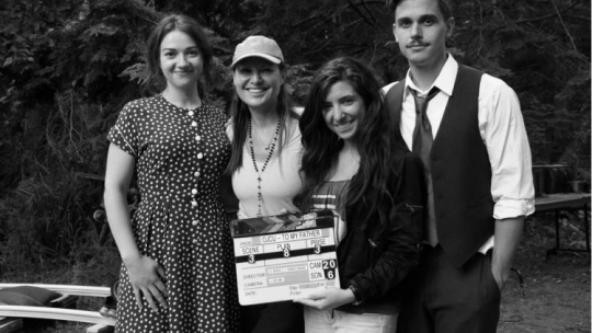 Na planie filmu "Ojcu". Od lewej - Olesja Achtemijczyk, Liliana Komorowska, Diana Skaya i Antoni Porowski.Źródło: MSZ 