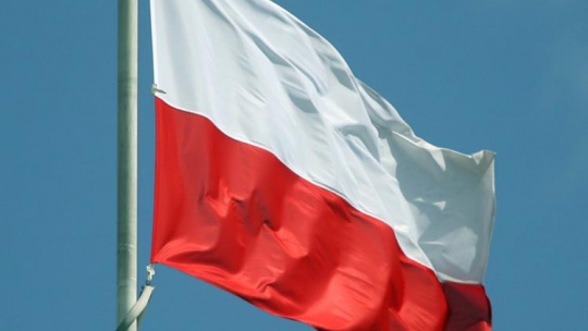 Polska flaga narodowa. Fot. PAP/P. Kula