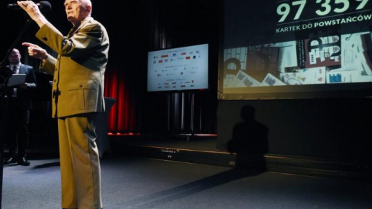Powstaniec warszawski Władysław Rosiński podczas finału projektu BohaterON. Fot. PAP/R. Pietruszka 