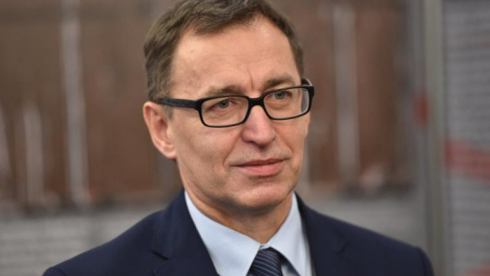 Prezes IPN Jarosław Szarek podczas konferencji prasowej w Krakowie dot. spotkania przedstawicieli Europejskiej Sieci Instytucji Archiwalnych Zajmujących się Aktami Tajnych Służb. Fot. PAP/J. Bednarczyk