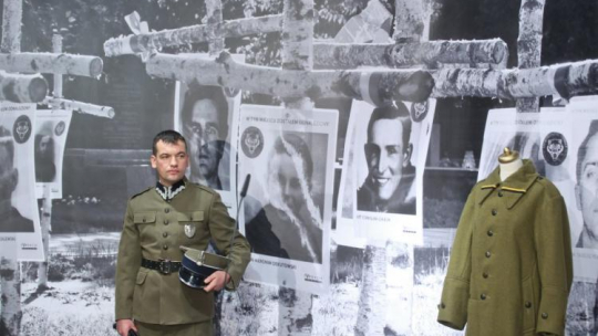 Prezentacja projektu munduru żołnierza niezłomnego. Warszawa, 22.02.2016. Fot. PAP/R. Guz 