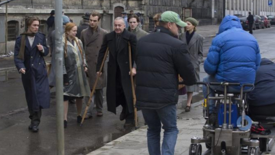 Plan filmu "Powidoki". Łódź, 24.10.2015. Fot. PAP/G. Michałowski