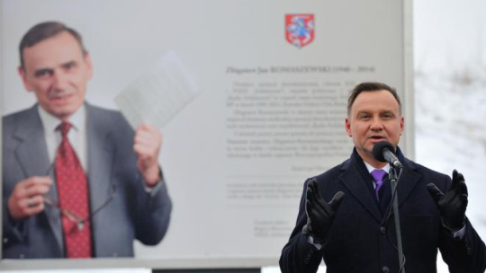 Prezydent Andrzej Duda podczas uroczystego otwarcia ronda im. Zbigniewa Romaszewskiego w Siedlcach. Fot. PAP/P. Piątkowski