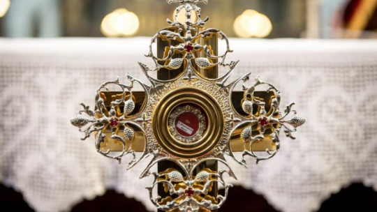 Relikwie św. Wacława przekazane parafii pod wezwaniem św. Stanisława, św. Doroty i św. Wacława we Wrocławiu. Fot. PAP/M. Kulczyński 