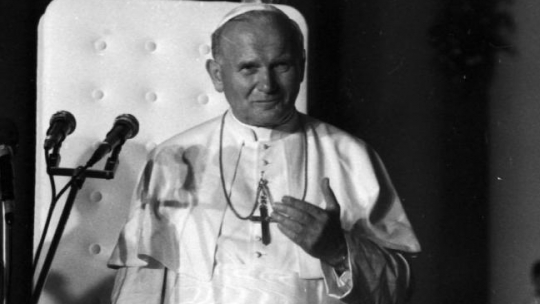 Papież Jan Paweł II. Fot. PAP/W. Kryński