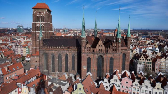 Widok na bazylikę Mariacką w Gdańsku. Fot. PAP/A. Warżawa