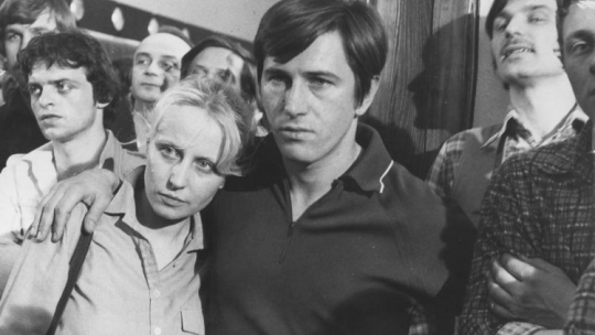 Odtwórcy głównych ról w filmie "Człowiek z żelaza": Krystyna Janda i Jerzy Radziwiłowicz. Fot. PAP/W. Rozmysłowicz