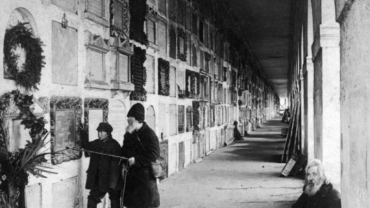 Katakumby Cmentarza Powązkowskiego ok. 1897 r. PAP/Reprodukcja Archiwum Marian Leśniewski