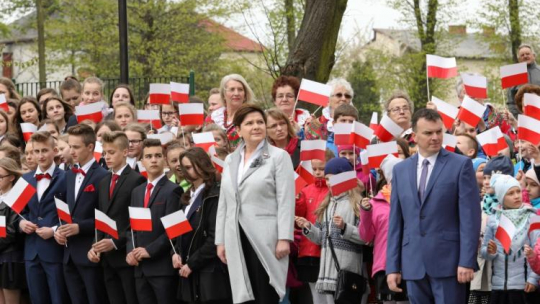 Premier Beata Szydło w Ryczowie. Fot. PAP/S. Rozpędzik