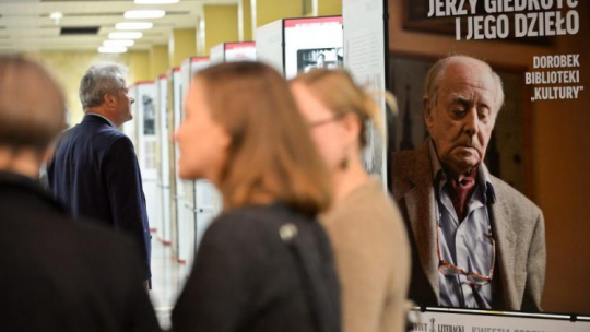 Wystawę "Jerzy Giedroyć i jego dzieło" otwarto w Gmachu Głównym Biblioteki Narodowej w Warszawie. 24.11.2014. Fot. PAP/M. Obara