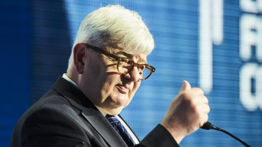 Były wicekanclerz Republiki Federalnej Niemiec Joschka Fischer podczas inauguracji VII Europejskiego Kongresu Finansowego w Sopocie. Fot. PAP/D. Kulaszewicz