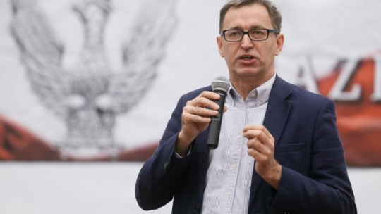 Prezes IPN Jarosław Szarek przemawia podczas XII Zjazdu Klubów „Gazety Polskiej” w Spale. Fot. PAP/P. Supernak 