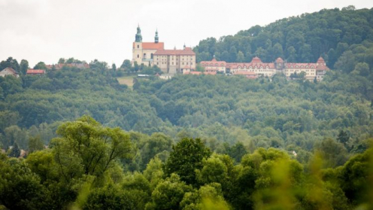 Kalwaria Zebrzydowska, 18.06.2017. Fot. PAP/S. Rozpędzik