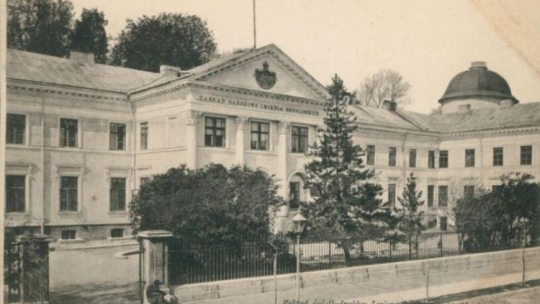 Zakład Narodowy im. Ossolińskich we Lwowie. Pocztówka, sprzed 1906 r. Źródło: BN Polona