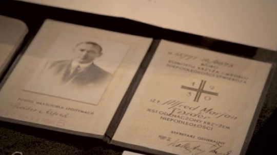 Zdjęcie z wernisażu zebranych pamiątek, listopad 2016. Źródło: MHP