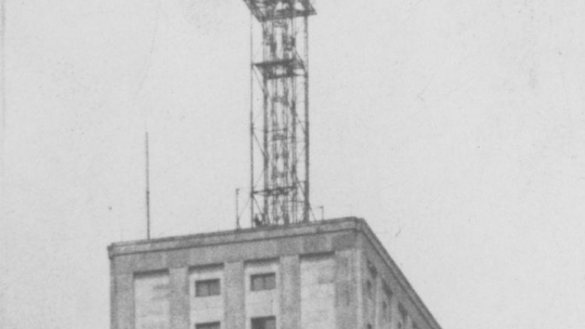 Maszt telewizyjny na wieżowcu "Prudential". 1938 r. Fot. NAC