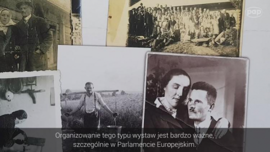 Wystawa "Dobrzy Samarytanie z Polski" w Parlamencie Europejskim. Źródło: serwis wideo PAP