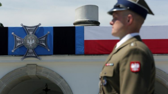 Uroczystości na Placu Marszałka Józefa Piłsudskiego w Warszawie w 225. rocznicę bitwy pod Zieleńcami stoczonej w obronie Konstytucji 3 Maja oraz ustanowienia Orderu Wojennego Virtuti Militari. Fot. PAP/T. Gzell 